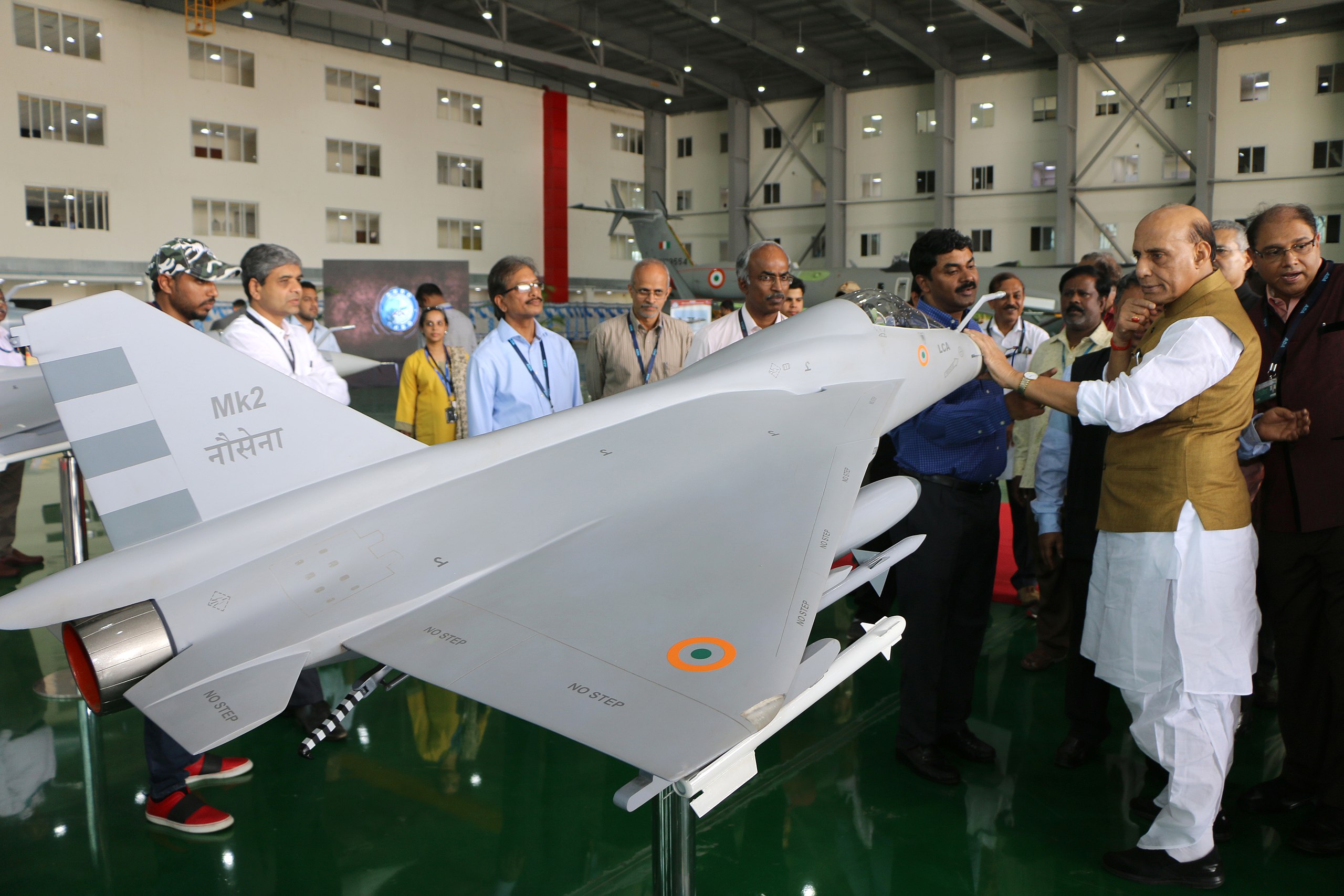 2560px-A_model_of_Naval_Tejas_Mk2_during_an_exhibition_by_DRDO_%26_HAL_on_September_19%2C_2019.jpg
