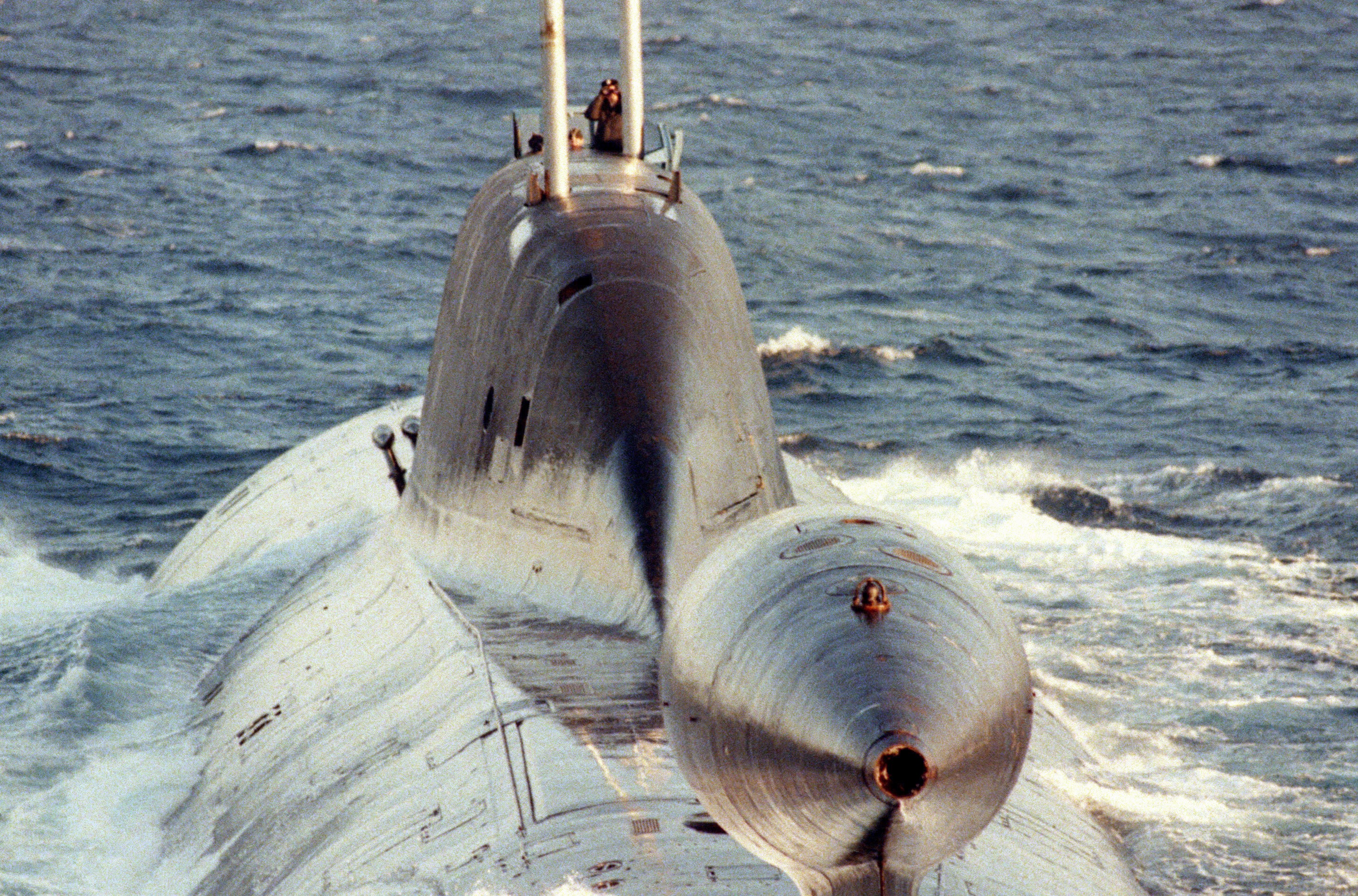 Akula_class_submarine_stern_view.jpg