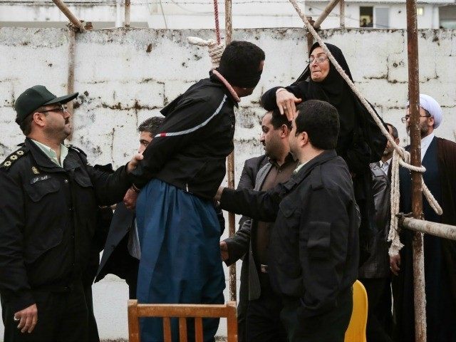 Iran-gallows-AP-640x480.jpg