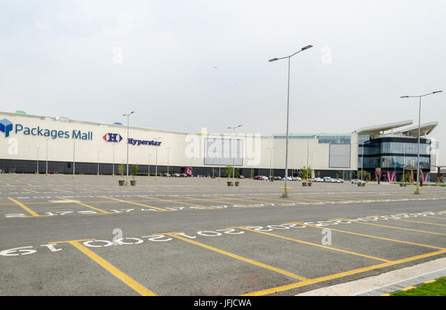 exterior-of-packages-shopping-mall-lahore-pakistan-jfjcwa.jpg
