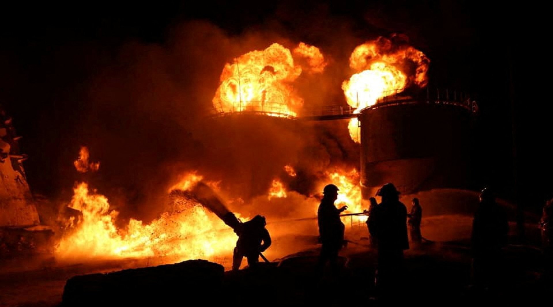 Firefighters battle to extinguish a blaze at a fuel storage facility damaged by an airstrike in Ukraine’s Dnipropetrovsk region on April 6. Photo: State Emergency Service of Ukraine via Reuters