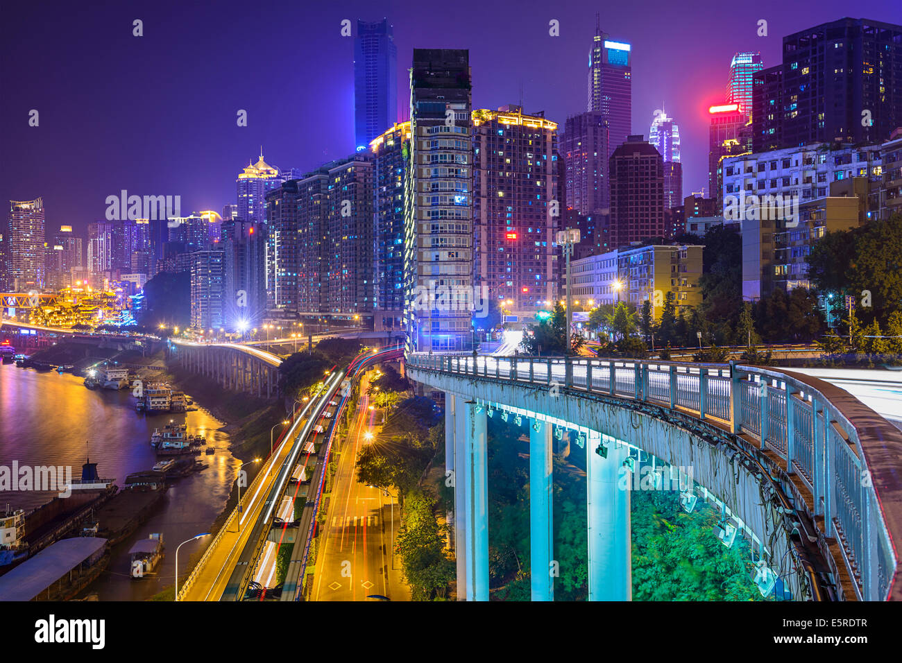 chongqing-china-night-time-cityscape-E5RDTR.jpg