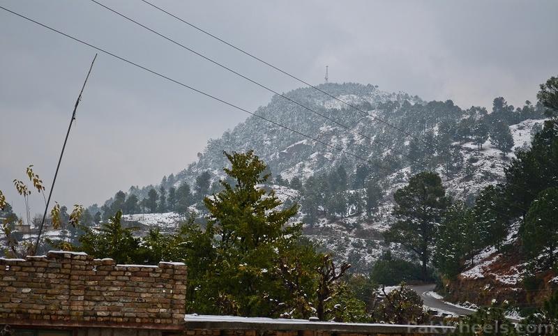 350949-Snow-at-Margalla-Hills---Islamabad-members-trip-DSC-0202.jpg