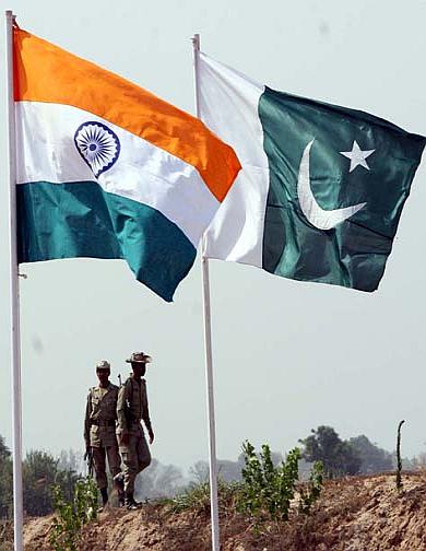 india-pakistan-flags.jpg