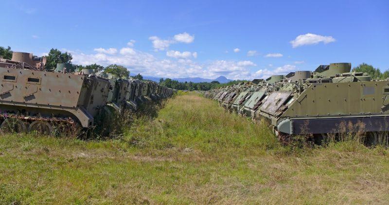 Abandoned-Italian-Army-tanks-and-mothballed-armoured-personnel-carriers-13.jpg