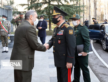 Iran-Azerbaijan defense ministers' meeting in Tehran