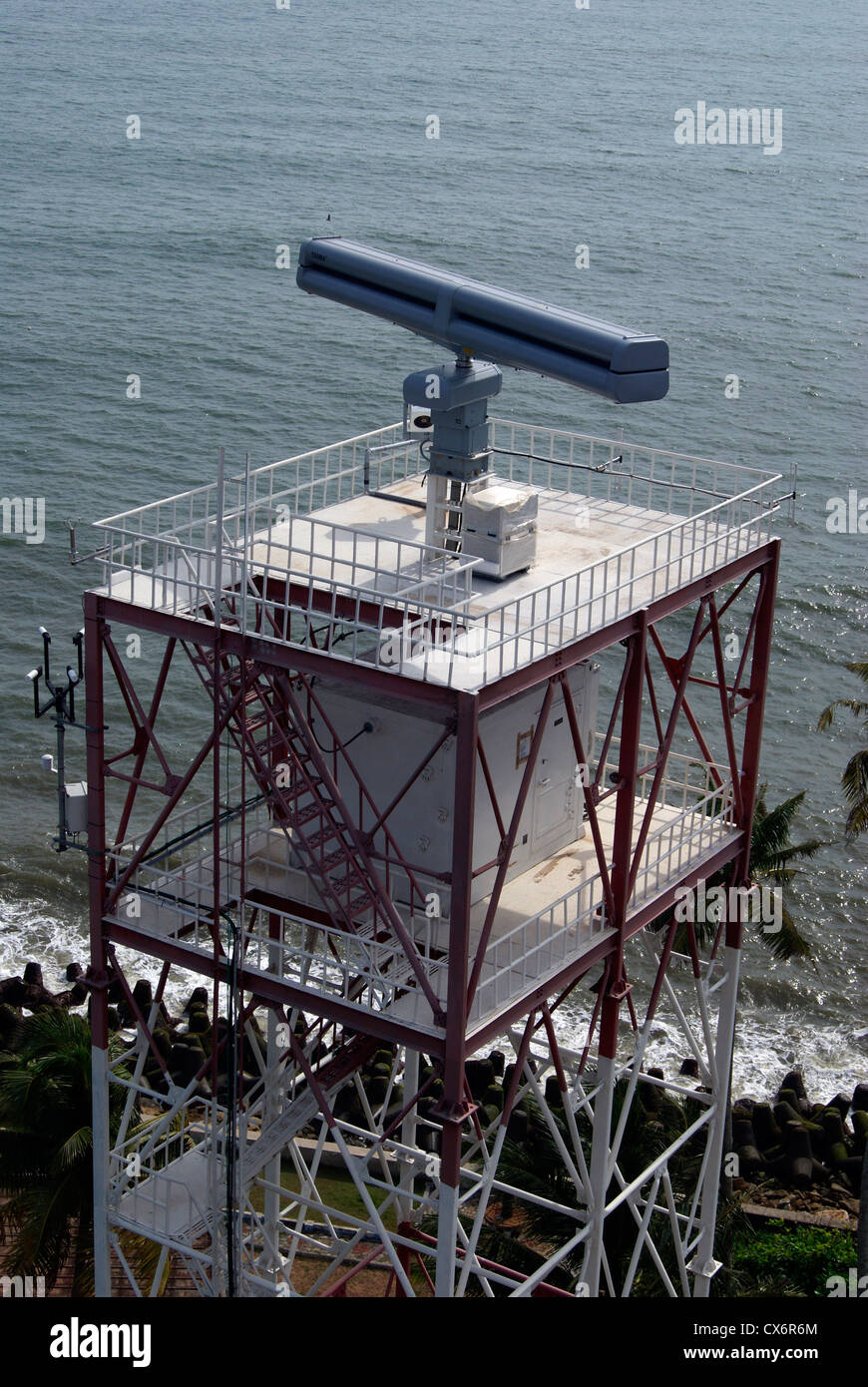 radar-tower-system-on-the-coastal-region-of-arabian-sea-in-keralaindia-CX6R6M.jpg