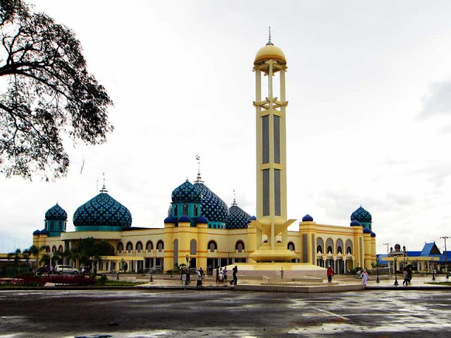 Masjid-Agung-Al-Karomah_Martapura+Kalimantan.jpg