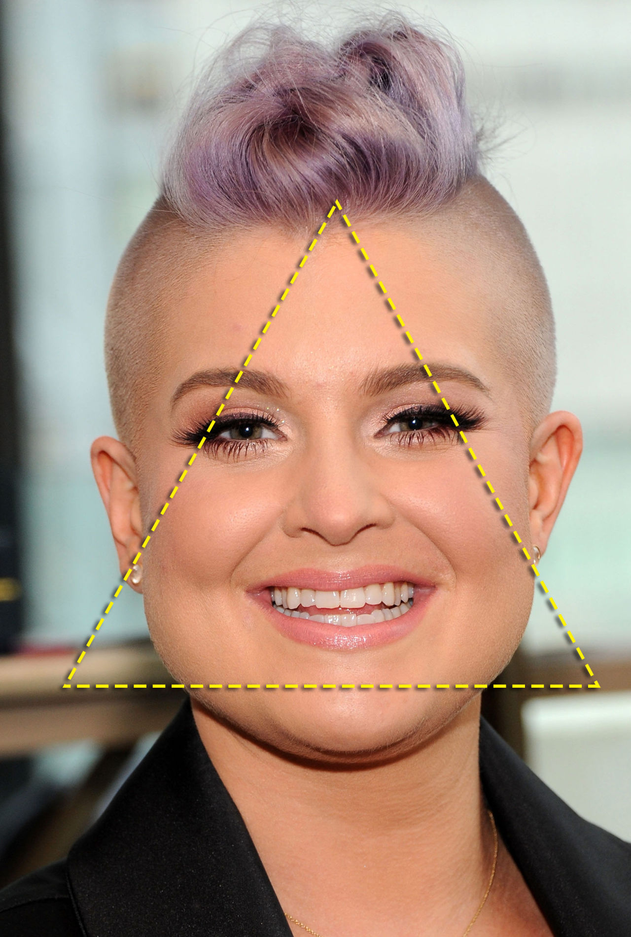 gallery-1443725519-kelly-osbourne-triangle-crop.jpg