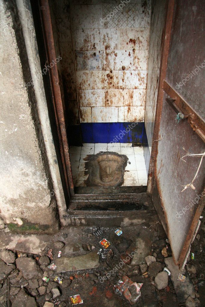 depositphotos_11817863-stock-photo-toilet-slums-in-bombaby-mumbai.jpg
