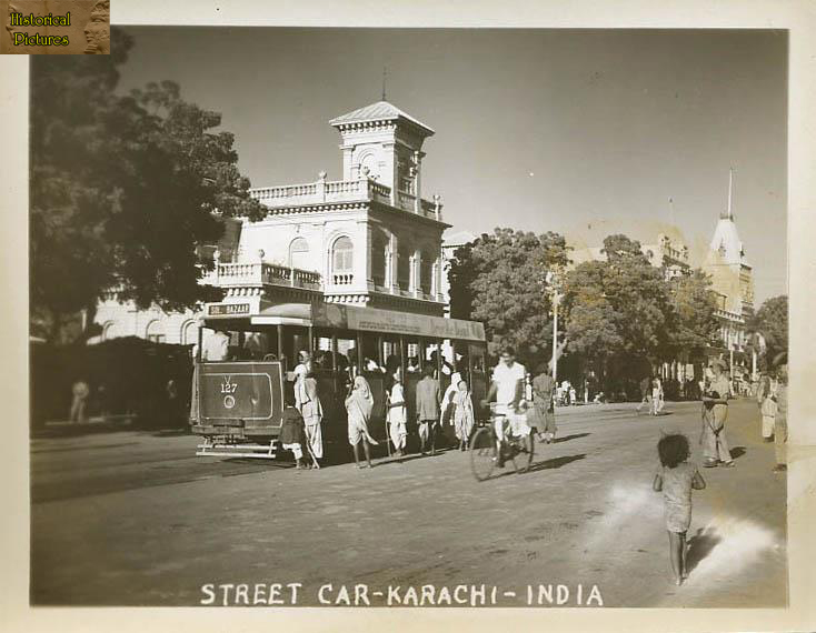 Scene+from+the+decade+of+1940s%252C+Tram+running+on+Karachi%2527s+street..jpg