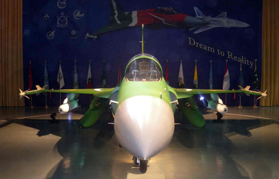 Chinese_JF-17_Thunder_Fighter_1.jpg