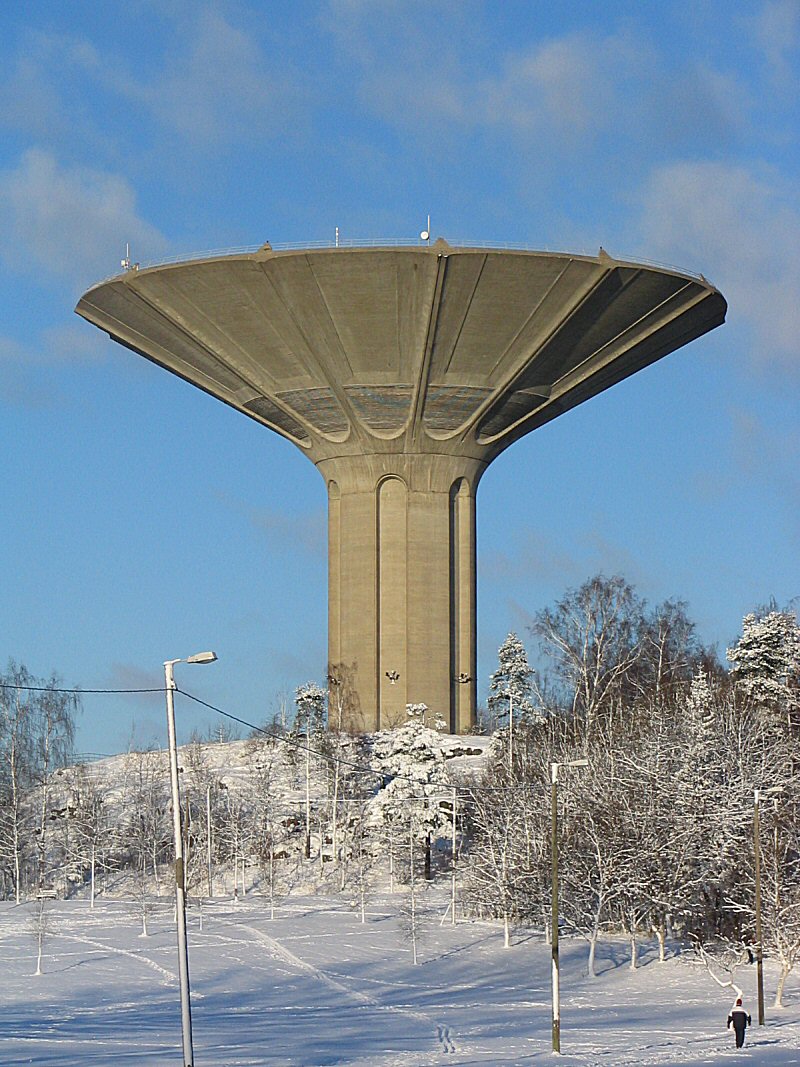 Roihuvuori_water_tower_-_Helsinki_Finland.jpg