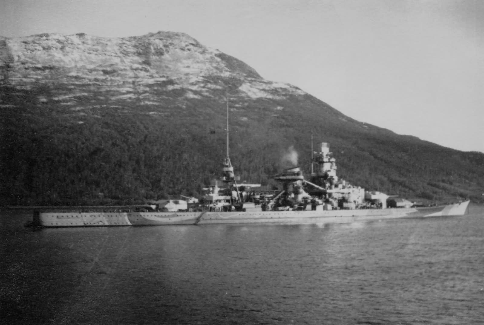 Scharnhorst_german_battleship.jpg