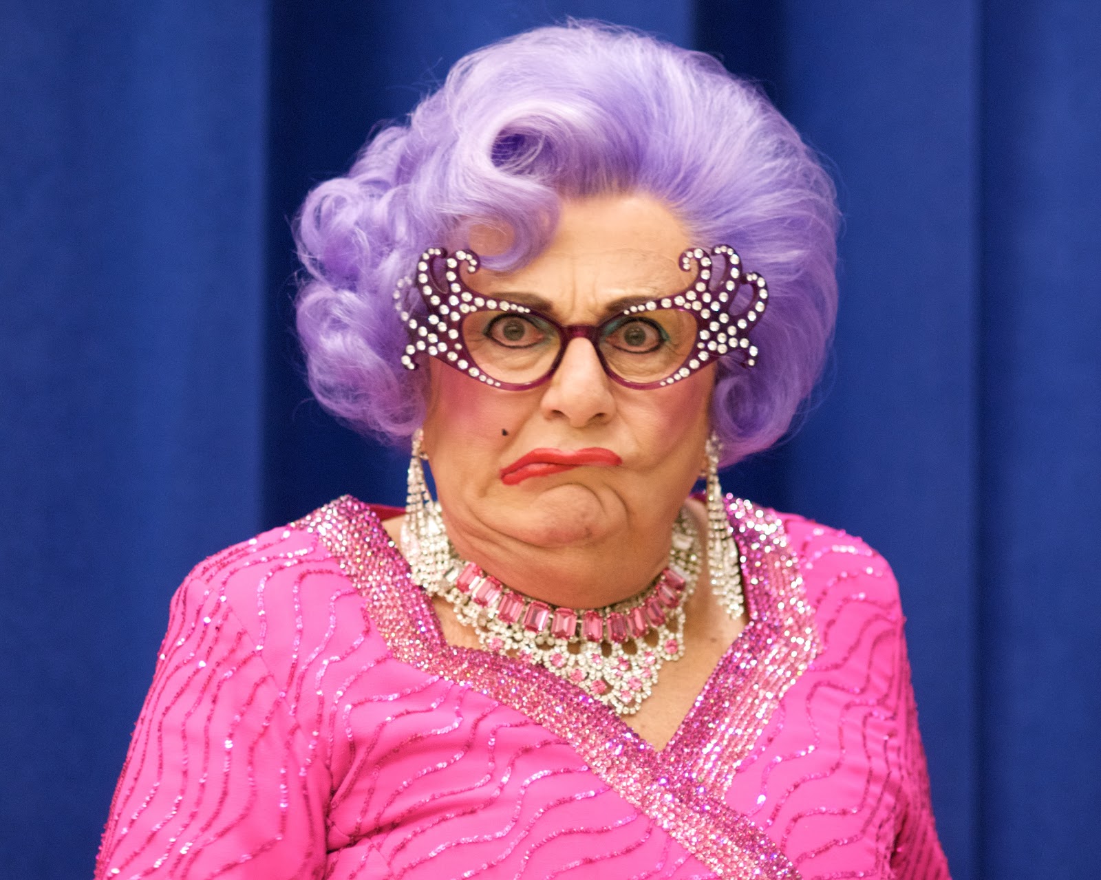 dame-edna2.jpg