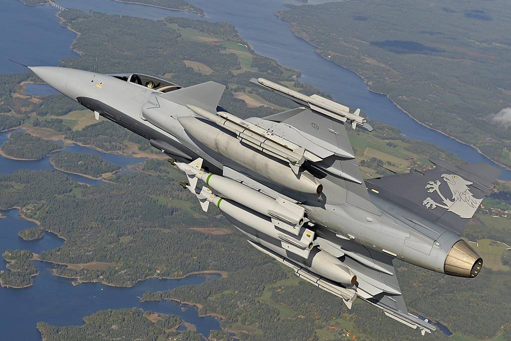 Gripen_E_fires_first_missile.jpg