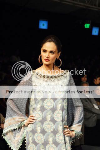 elan_pfdc_pakistan_fashion_week_day1_13.jpg