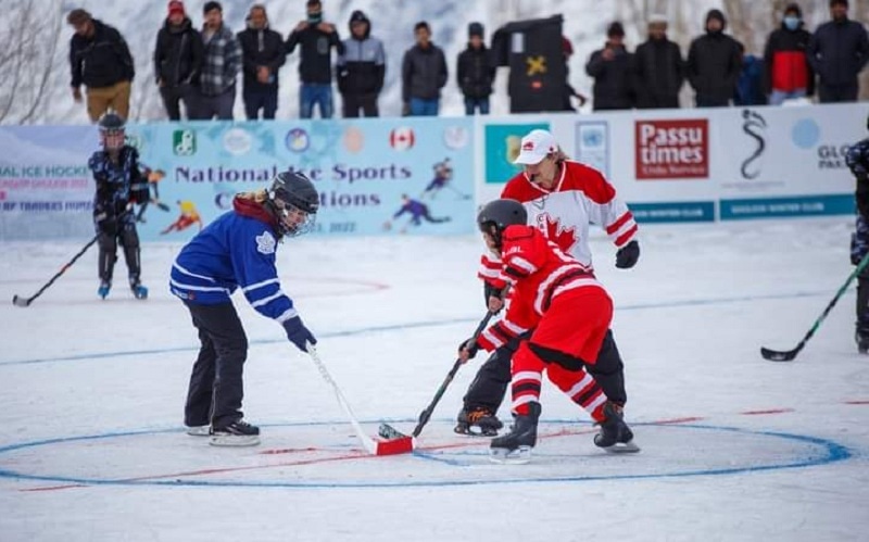 A glimpse of a ice hockey match during the first five-day national ice sports competitions in Upper Hunza. — Photo via Jamil Nagri