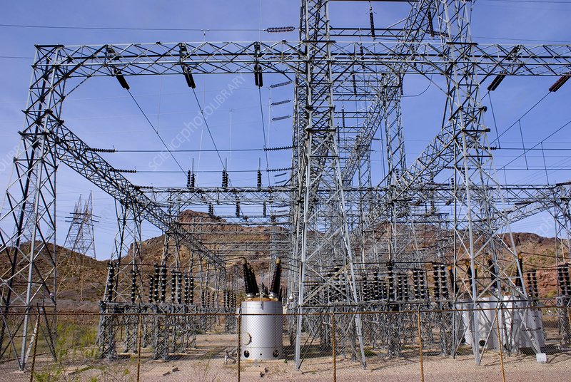 C0114625-Electricity_substation_above_Hoover_Dam.jpg