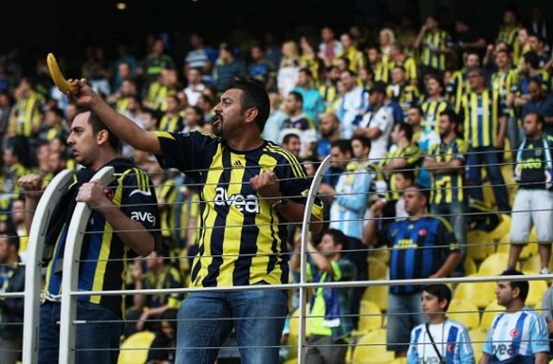 Fenerbahce-Fans-Racist-Abuse-Drogba.jpg