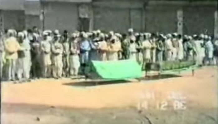 QasbaFuneral86_L_1.jpg