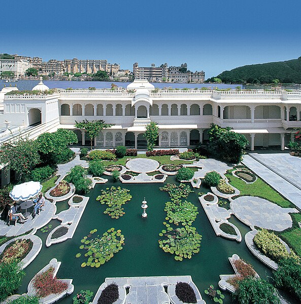 593px-Lily_Pond_at_the_Lake_Palace%2C_Udaipur.jpg