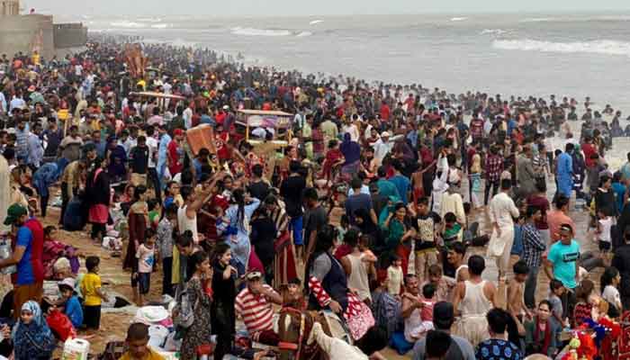 The sheer volume of people at Karachis Turtle beach. — Photo courtesy Times of Karachi