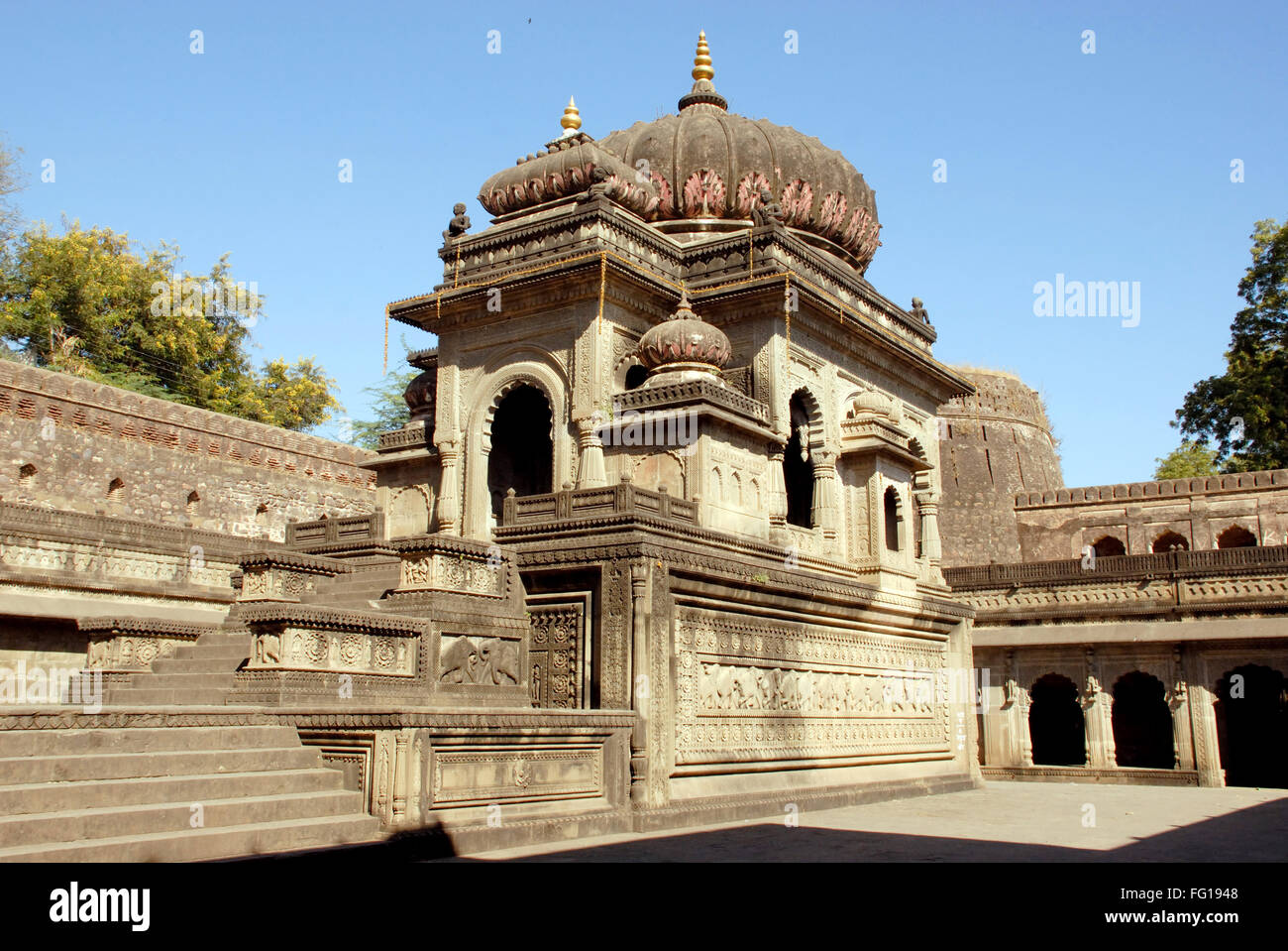 temple-maheshwar-district-nimad-madhya-pradesh-india-FG1948.jpg