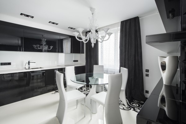 4-Black-white-dining-room-decor-600x400.jpg