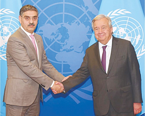  New York: Caretaker PM Anwaarul Haq Kakar meets UN Secretary General Antonio Guterres on the sidelines of the 78th UNGA session.—PPI 