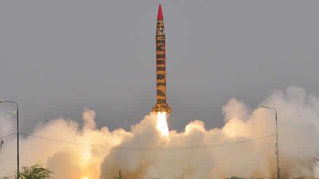 Pakistan-test-fires-Shahe-016.jpg