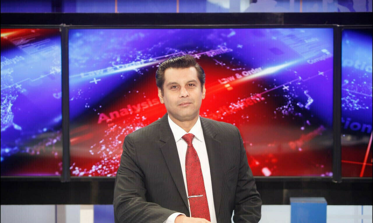 <p>A picture of deceased journalist Arshad Sharif. — Photo via Facebook/File</p>