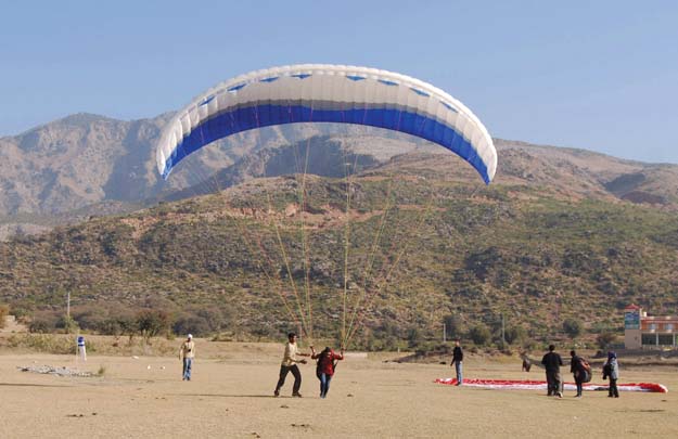 paragliding-training2-pls-pick-one-copy.jpg