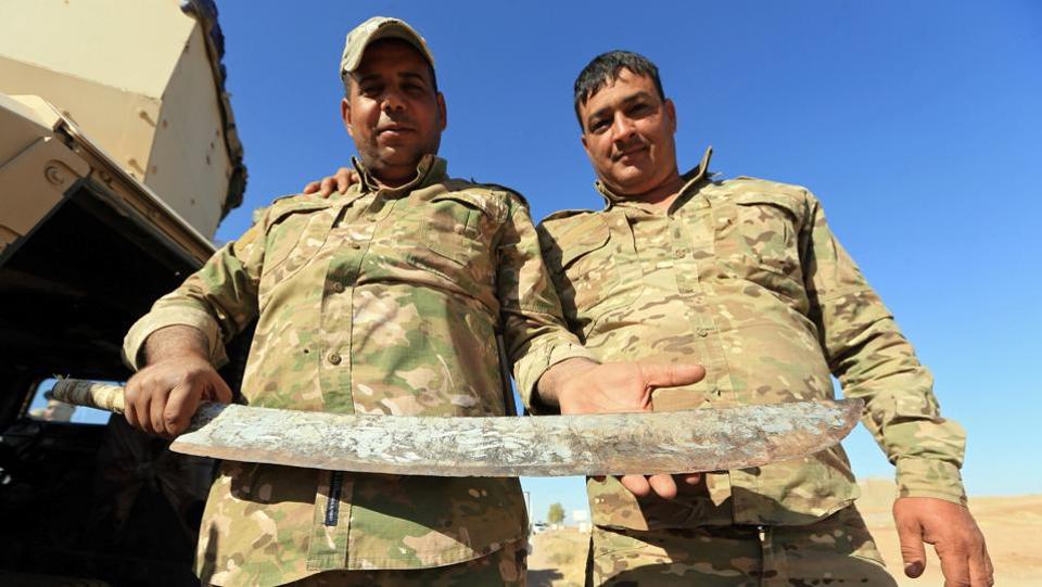 belonged-islamic-soldier-militants-iraqi-sword-which_3b137eae-b55e-11e7-ab59-1b1e25230a21.jpg