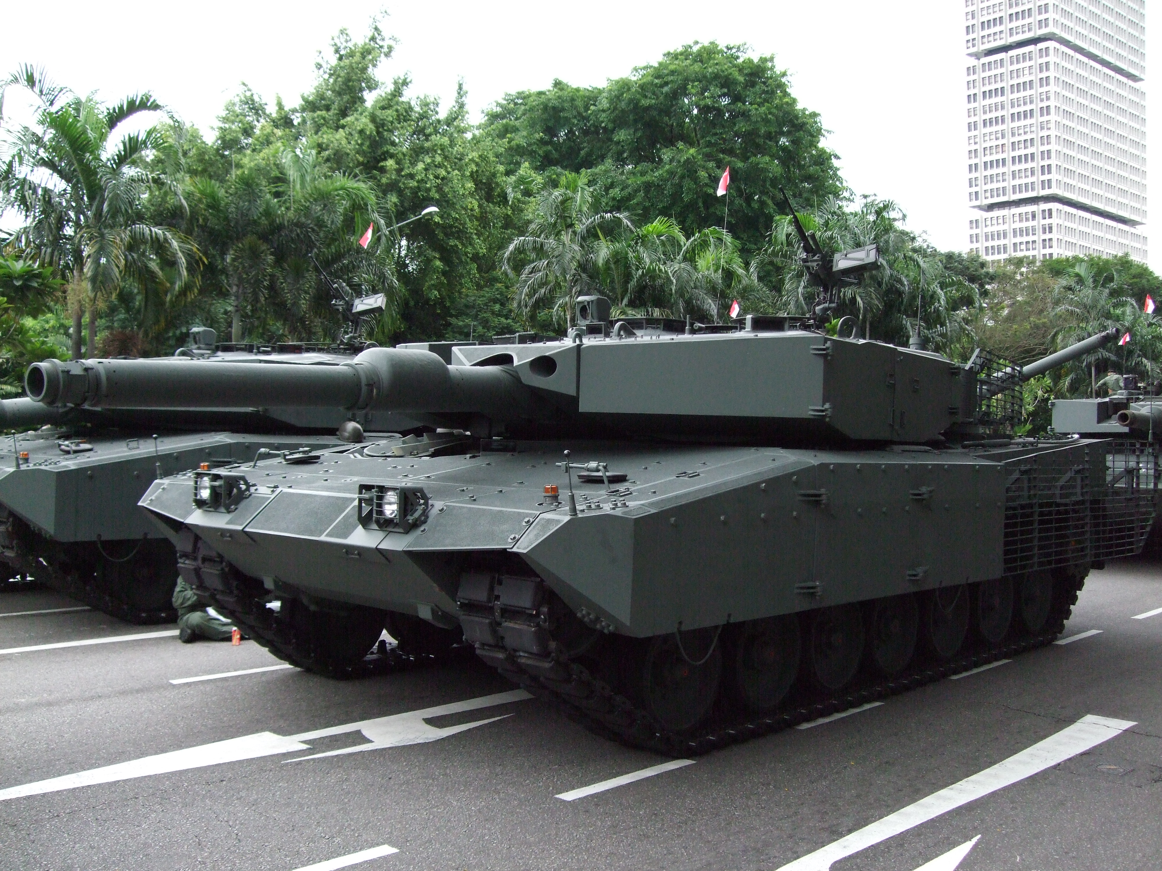 NDP2010_CR3_Leopard_2_MBT_1.jpg