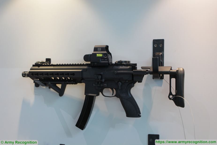 idex_2019_caracal_showcases_cmp9_submachine_gun.jpg