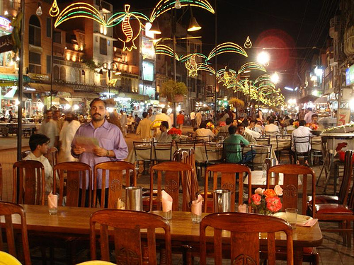 306729,xcitefun-food-street-at-anarkali-lahore-5.jpg