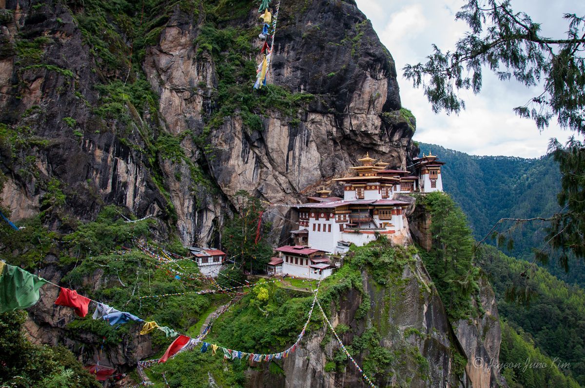 Bhutan-Paro-Tigers-Nest-Monastery.jpg
