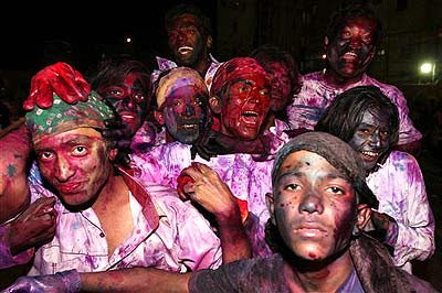 Pakistani+Hindus+celebrate+Holi+in+Karachi,+Pakistan.jpg