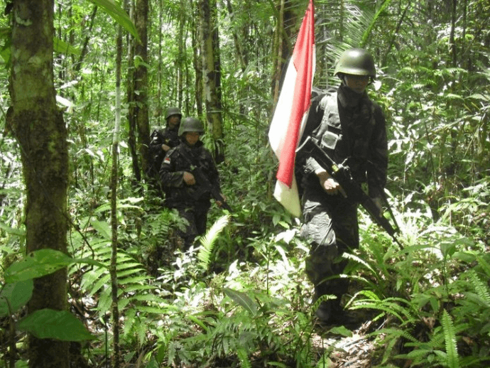 Patroli-TNI-di-Perbatasan-Papua-3.png