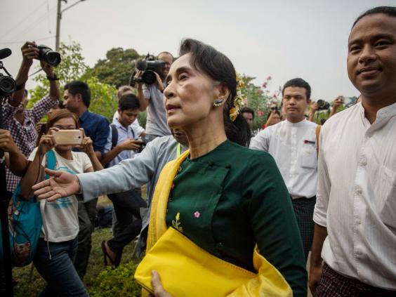 34-Aung-San-Suu-Kyi-get.jpg