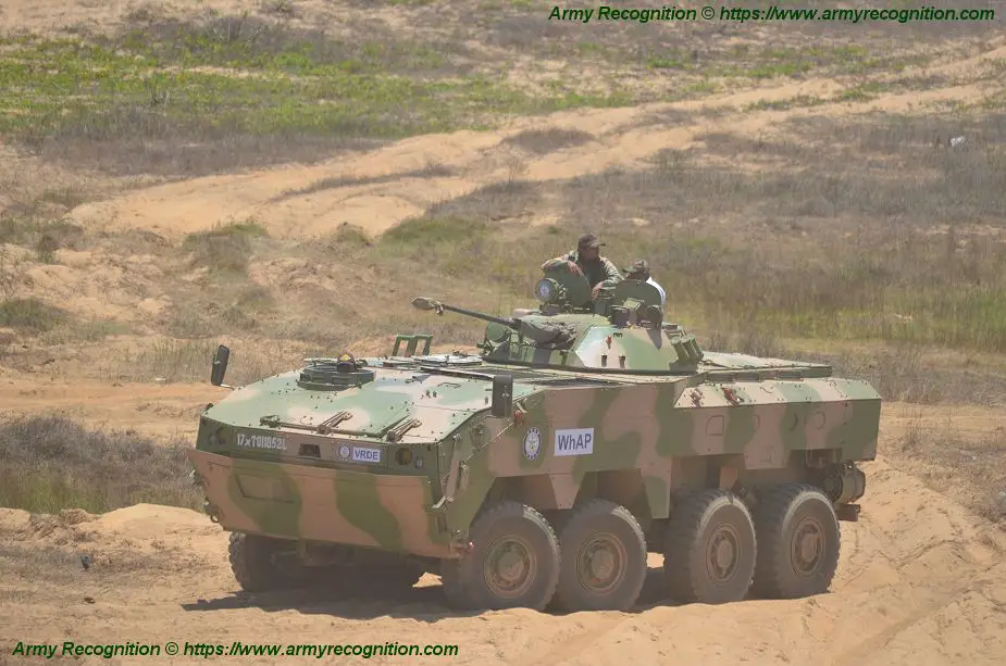 New_WhAP_Wheeled_Amphibious_Platform_8x8_armoured_at_DefExpo_2018_925_001.jpg