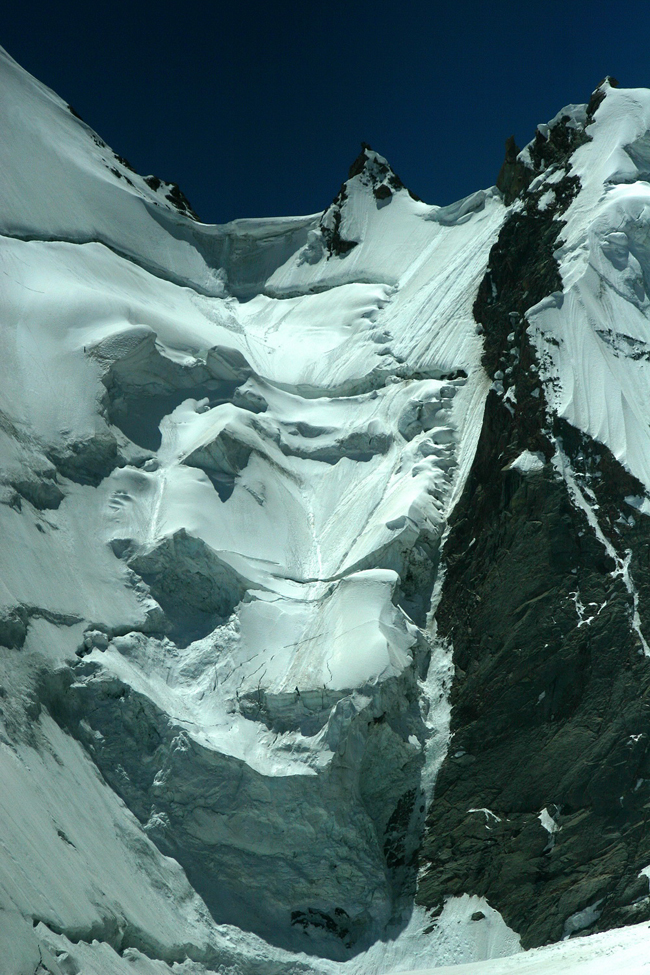 Hanging-Glaciers1.jpg