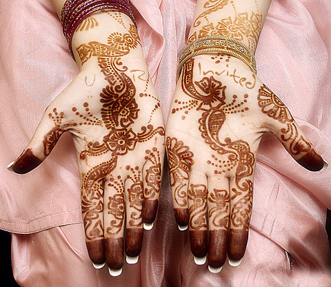 Wedding-Mehndi-Designs-on-Hand.jpg