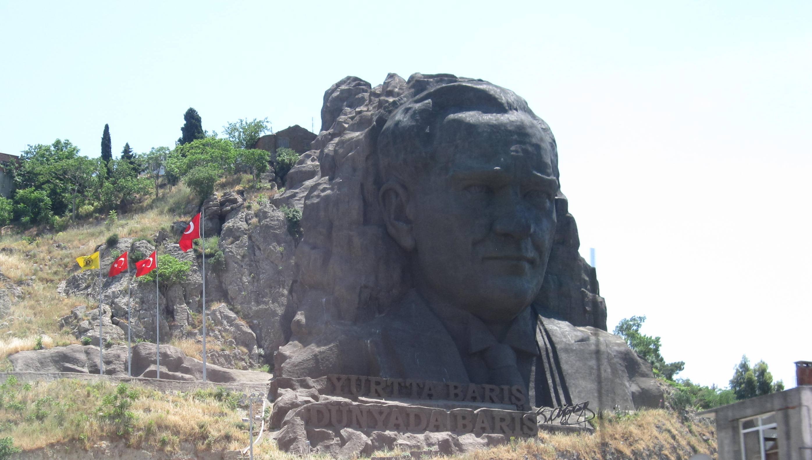 Ataturk_in_Izmir.jpg