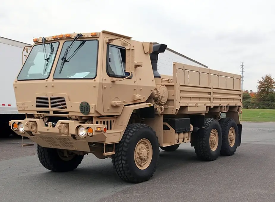 Argentine_army_receives_Oshkosh_FMTV_M1083_trucks.jpg