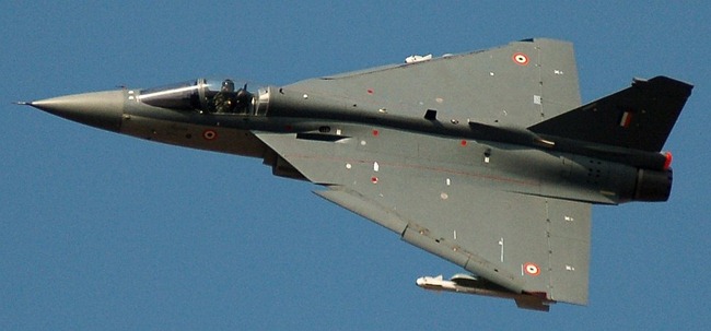 20110116_Light_Combat_Aircraft_Tejas_India_01_thumb%5B3%5D.jpg