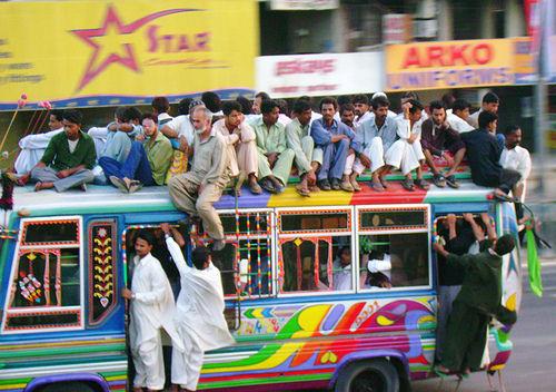 karachi-bus-loaded.jpg