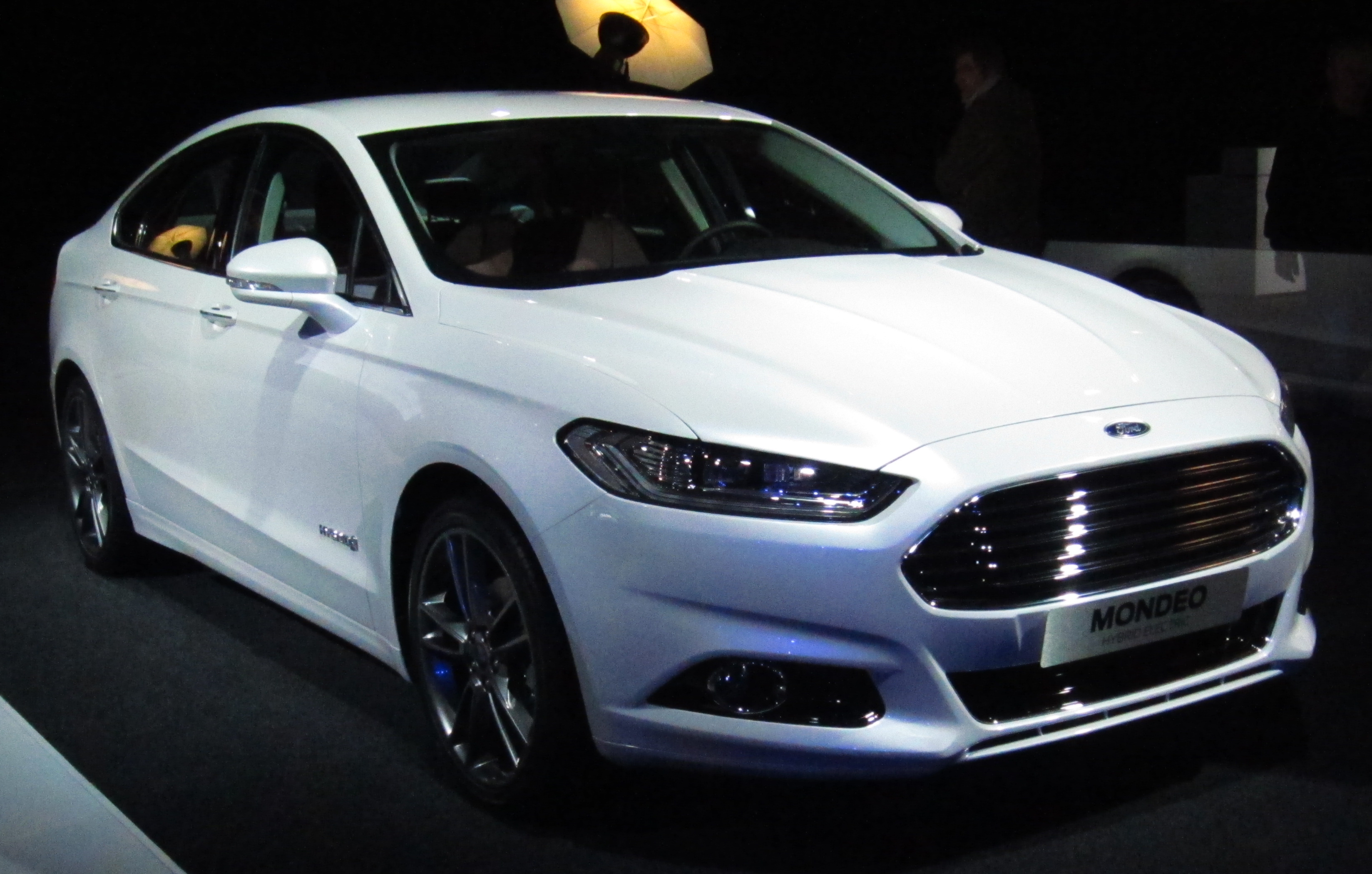 Ford_Mondeo_sedan_%28front%29.JPG