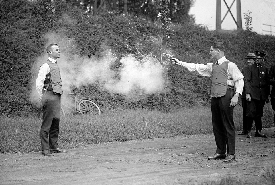 testing-of-a-bulletproof-vest-in-1923.jpg